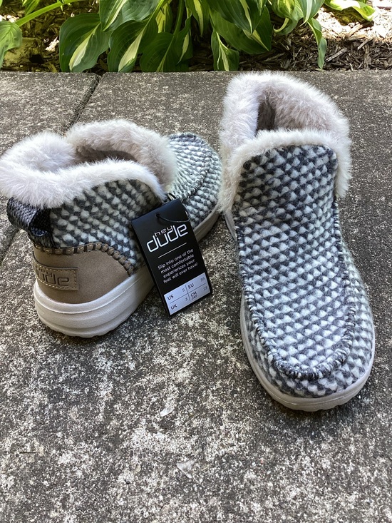 Hey Dude Shoes - Hey Dude Denny Stone Grey Faux Fur Lined Slip-On Shoes Women’s US 5 NWT Cozy
